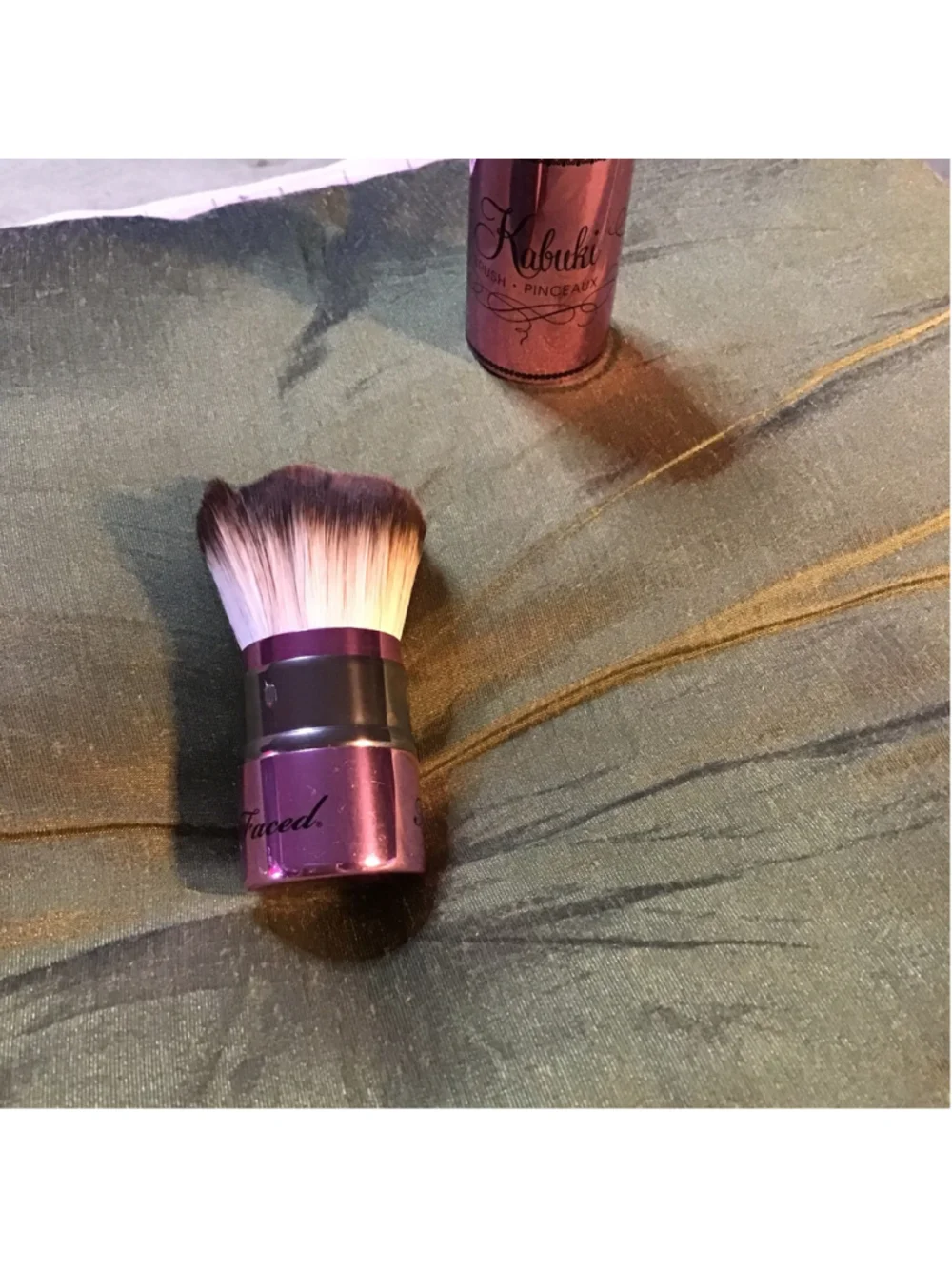 Too Faced Kabuki Makeup Brush Pink Black
